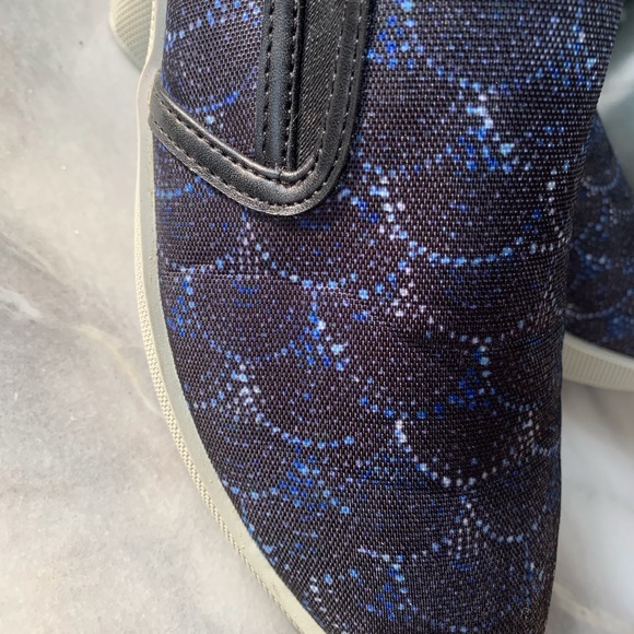 Cougar Canvas Shoes - Picture 3 of 6